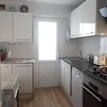 Dormitorio Acogedor En El Centro En Piso Compartido Con Bano Privado